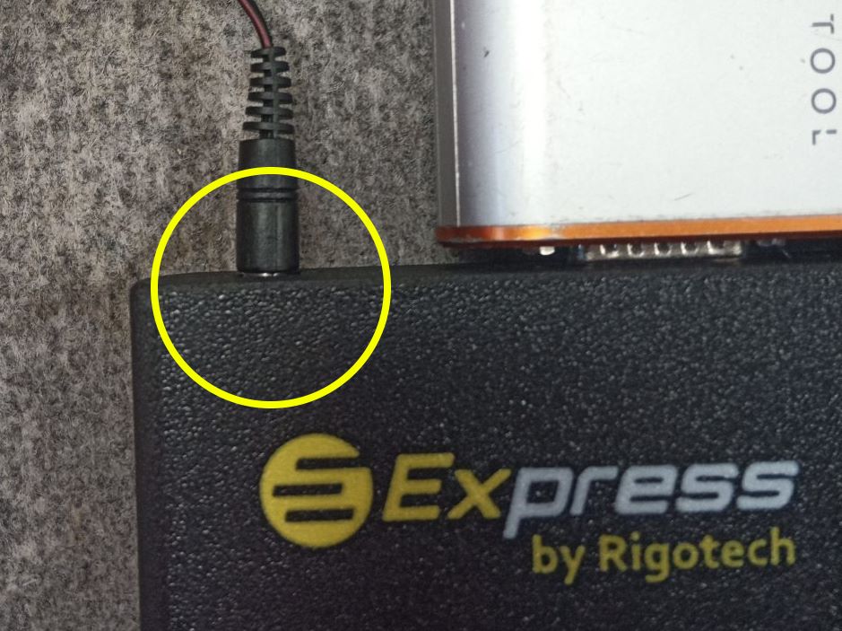 User's manual (Overview and technical parameters) % express-bench-cable-back-ports