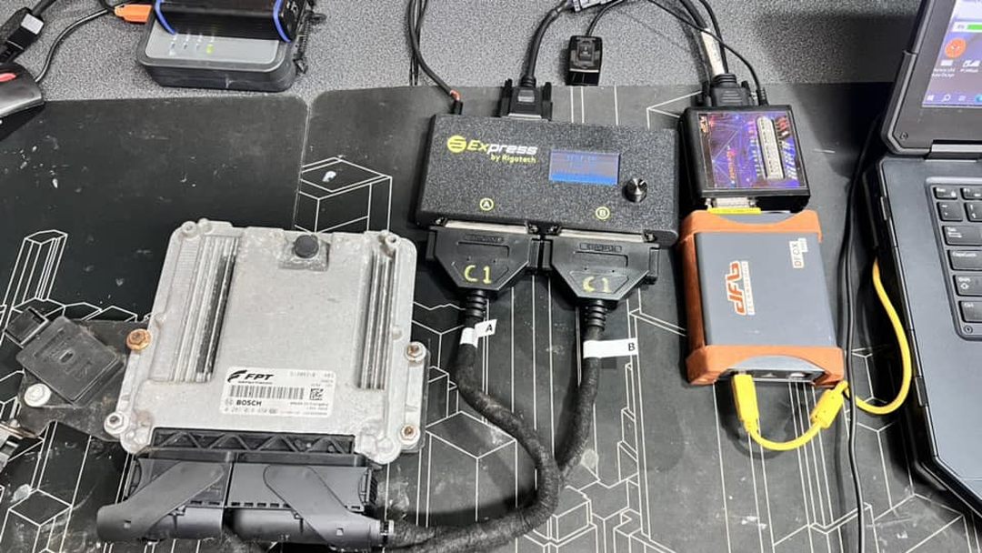 Videos / references % edc17-bench-cable-dfox